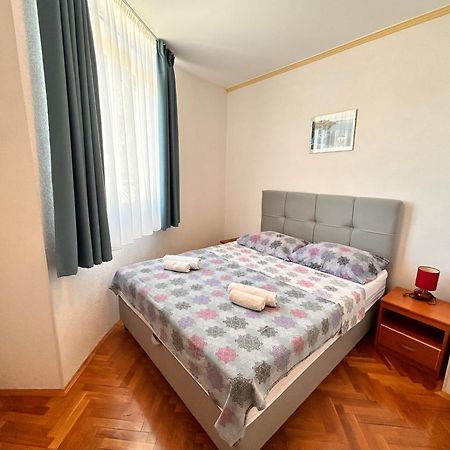 שיבניק Apartments Plavi Biser מראה חיצוני תמונה