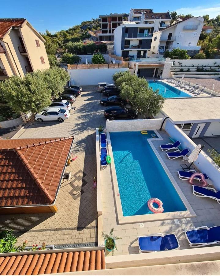 שיבניק Apartments Plavi Biser מראה חיצוני תמונה