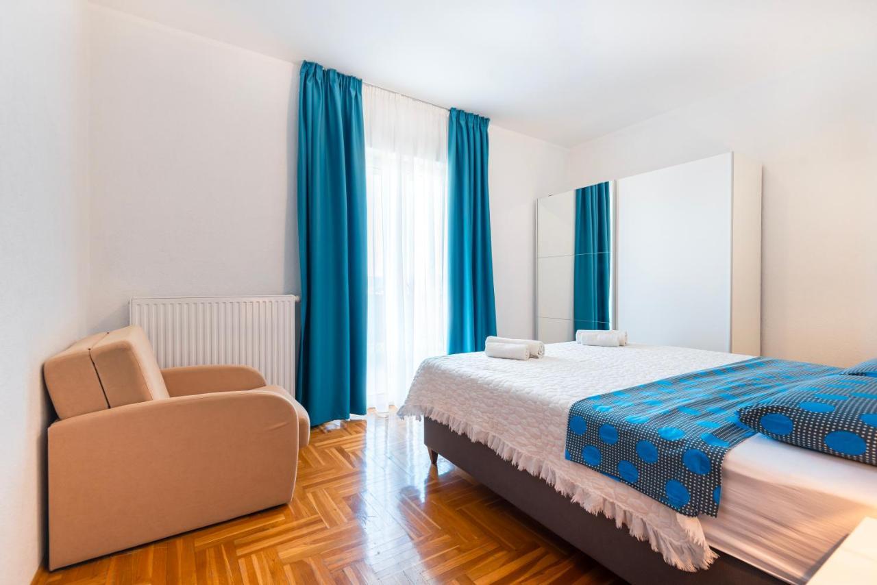 שיבניק Apartments Plavi Biser מראה חיצוני תמונה