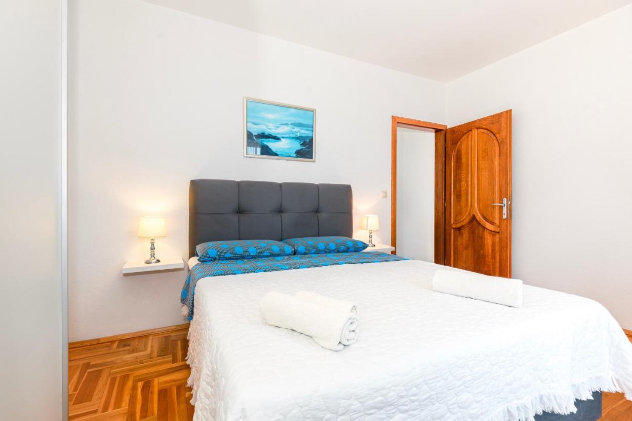 שיבניק Apartments Plavi Biser מראה חיצוני תמונה
