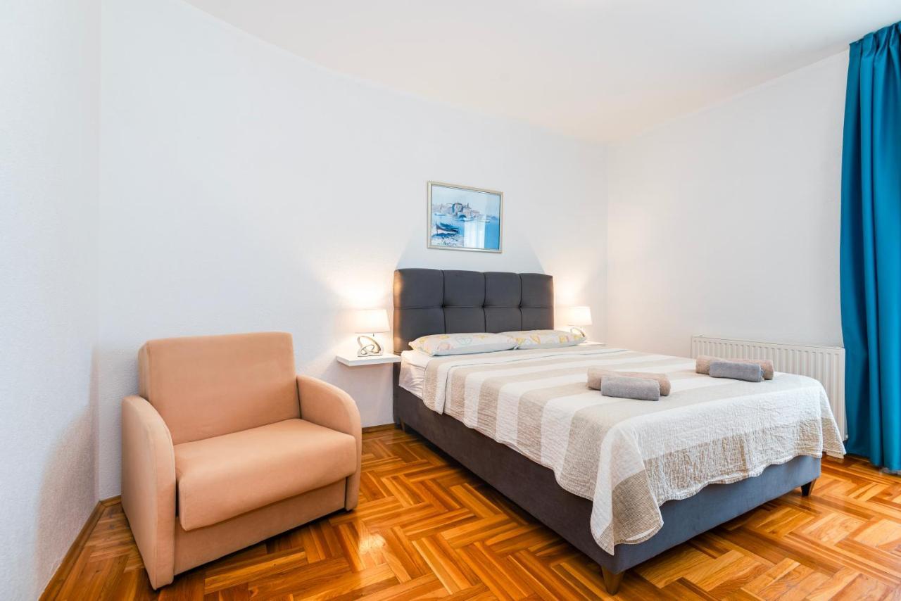 שיבניק Apartments Plavi Biser מראה חיצוני תמונה