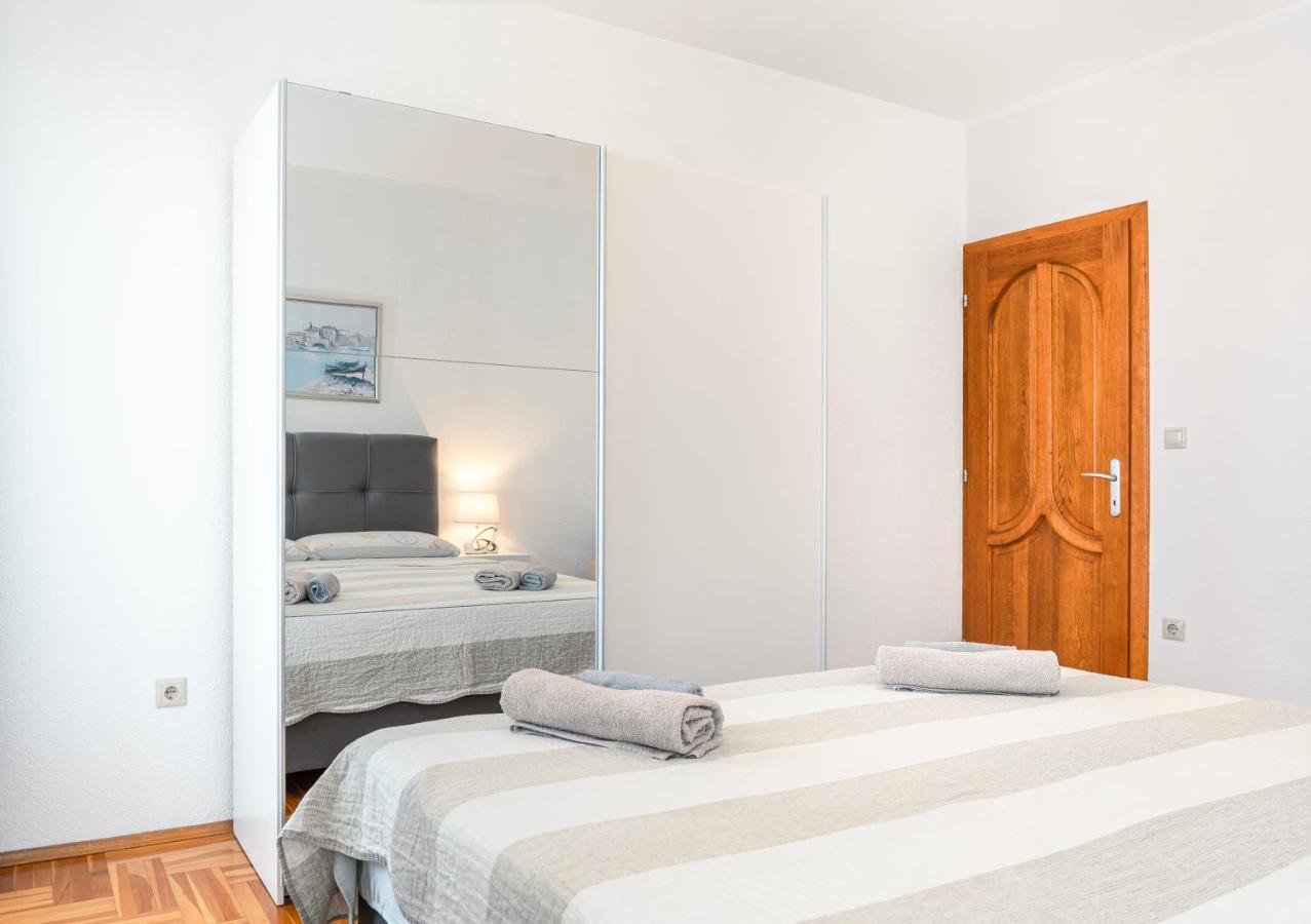 שיבניק Apartments Plavi Biser מראה חיצוני תמונה