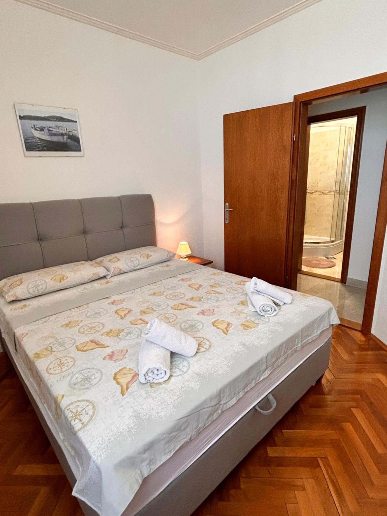 שיבניק Apartments Plavi Biser מראה חיצוני תמונה