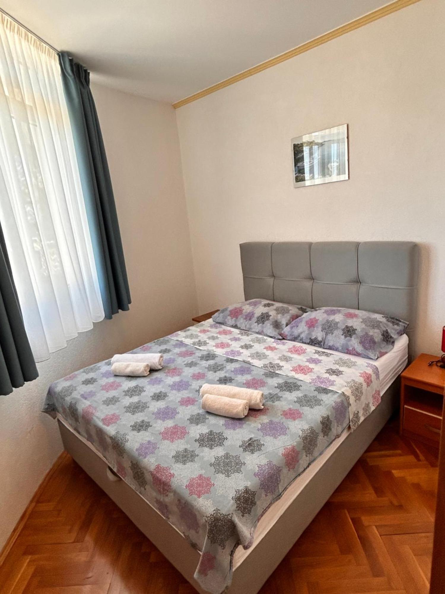 שיבניק Apartments Plavi Biser מראה חיצוני תמונה