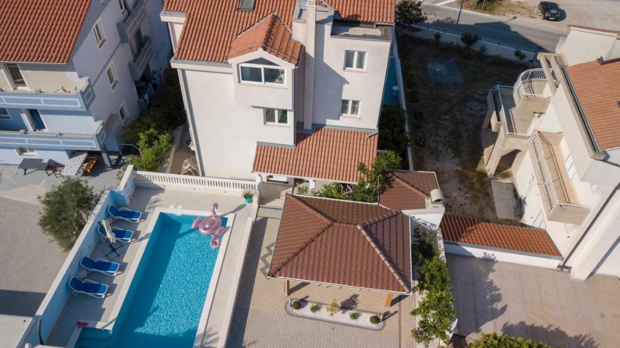 שיבניק Apartments Plavi Biser מראה חיצוני תמונה