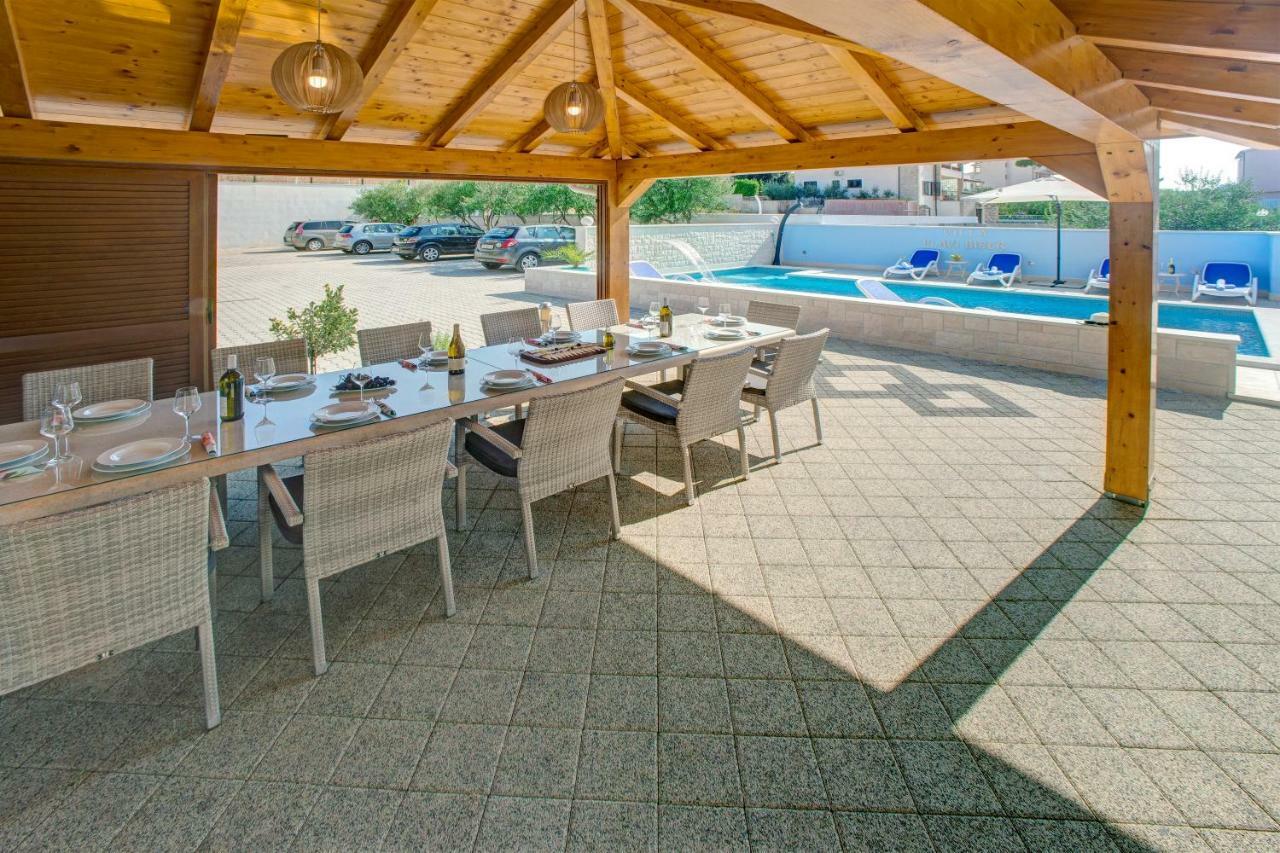 שיבניק Apartments Plavi Biser מראה חיצוני תמונה