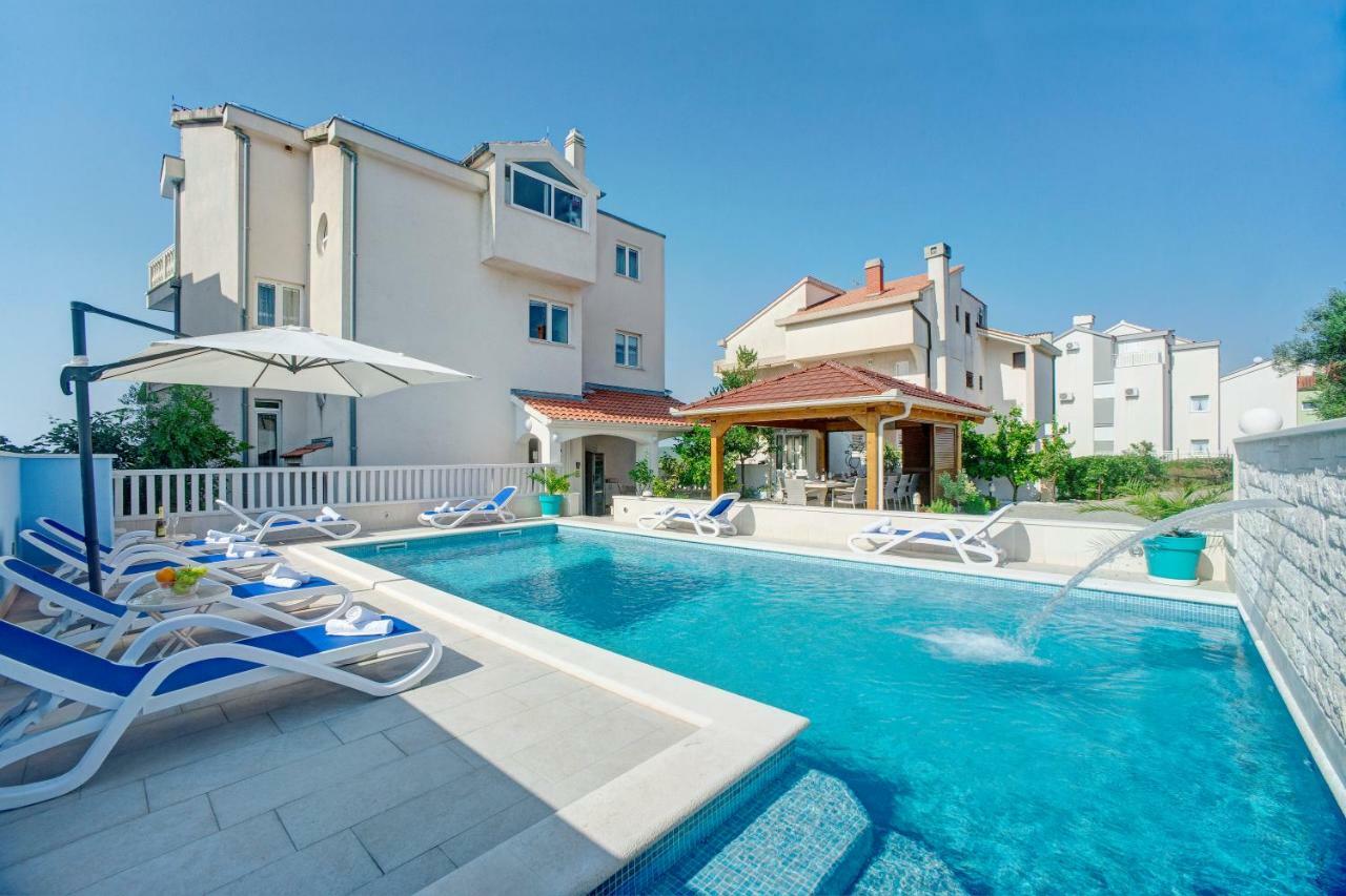 שיבניק Apartments Plavi Biser מראה חיצוני תמונה