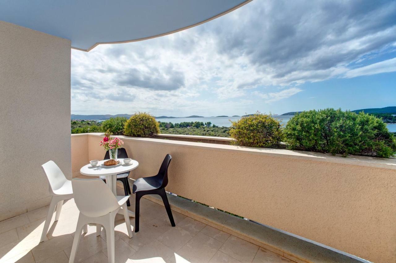 שיבניק Apartments Plavi Biser מראה חיצוני תמונה