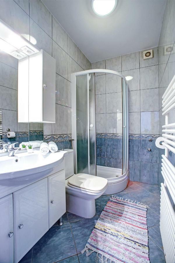 שיבניק Apartments Plavi Biser מראה חיצוני תמונה