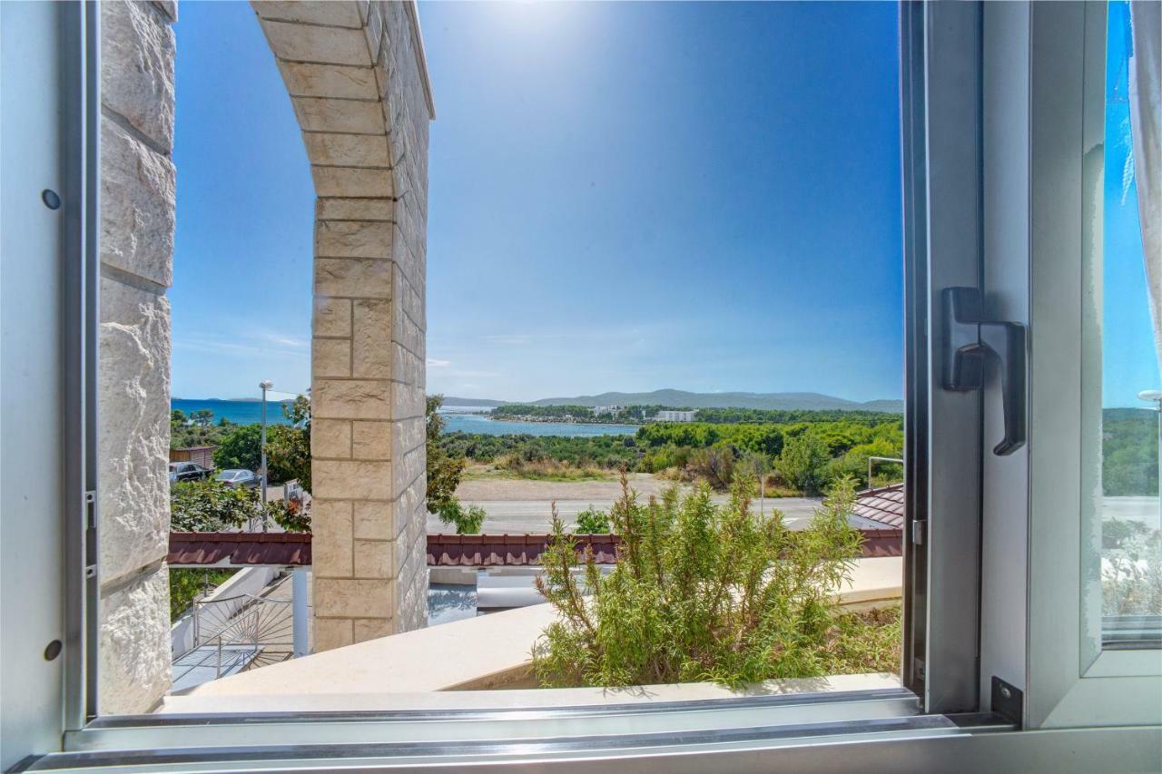 שיבניק Apartments Plavi Biser מראה חיצוני תמונה