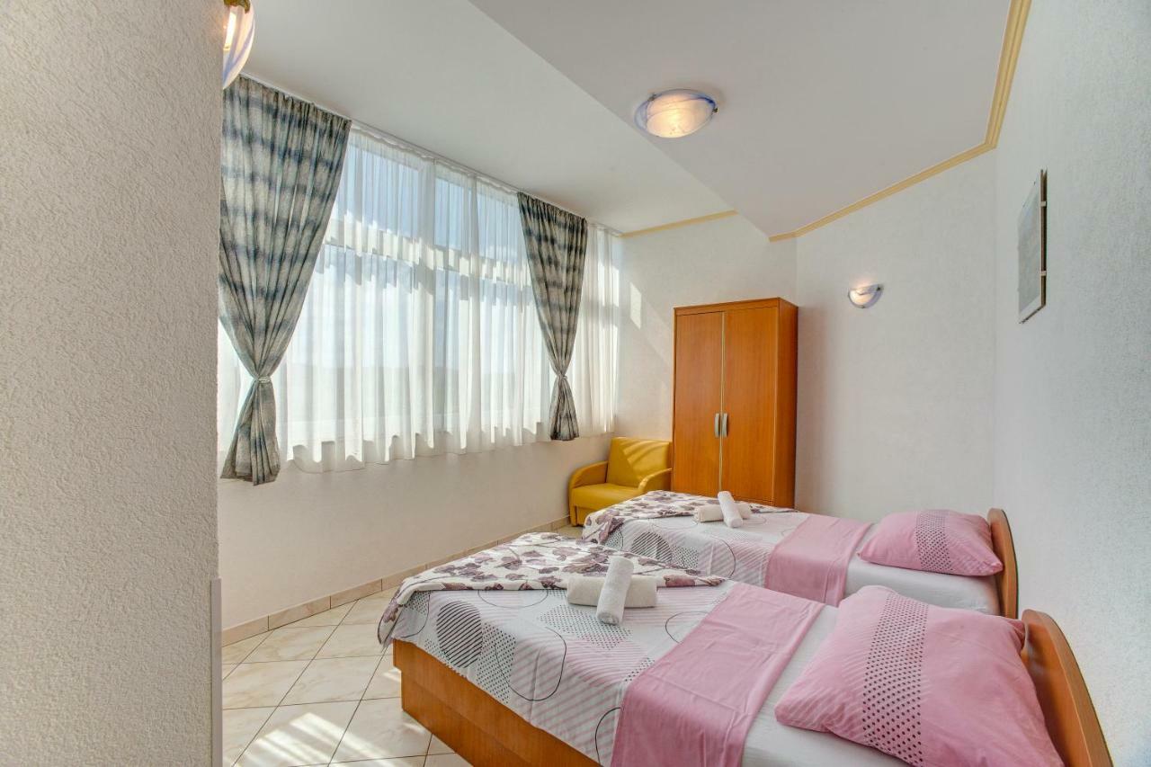 שיבניק Apartments Plavi Biser מראה חיצוני תמונה