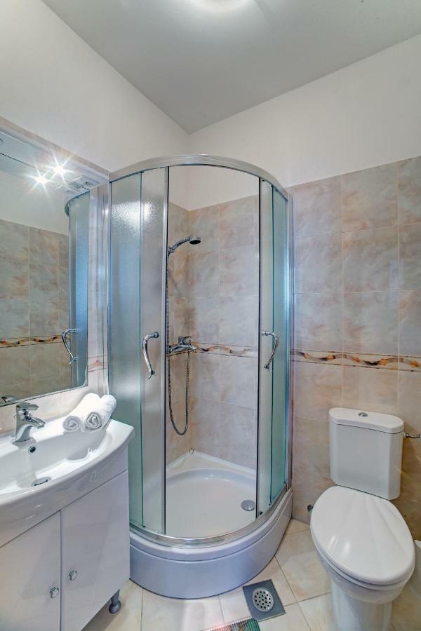 שיבניק Apartments Plavi Biser מראה חיצוני תמונה